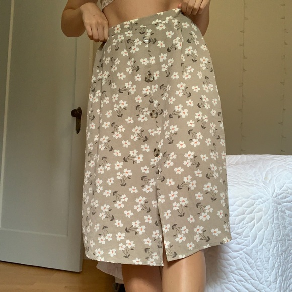 Floral Midi Skirt - Picture 2 of 4